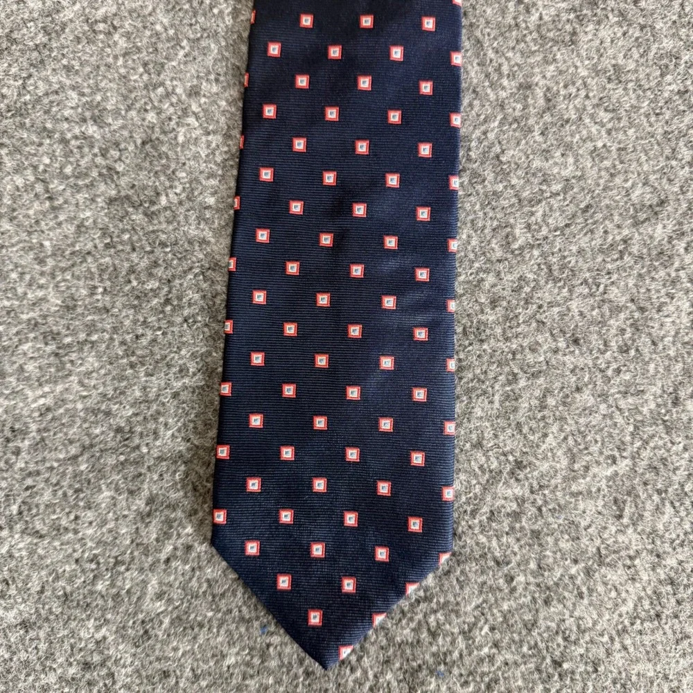 Brooks Brothers 346 Mens Navy Blue Silk Geometric Square Pattern Necktie Office